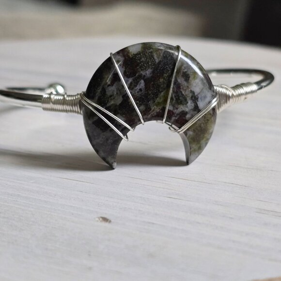 Dragon’s Blood Moon Crystal Wire Wrap Cuff 925 Sterling Silver – Adjustable NWT - Picture 4 of 7